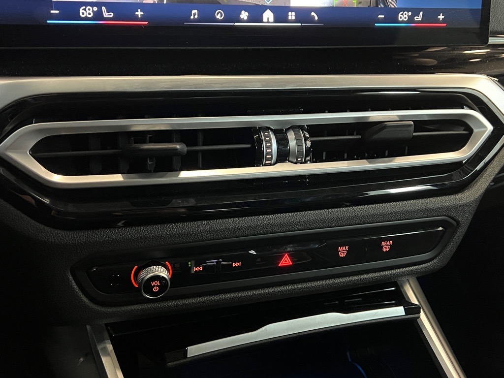 Vehicle image 15 of 25