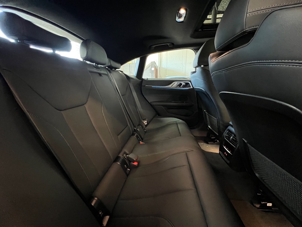 Vehicle image 21 of 25