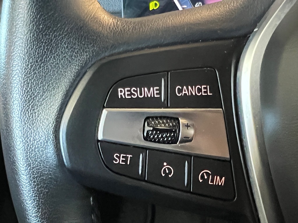 Vehicle image 10 of 25