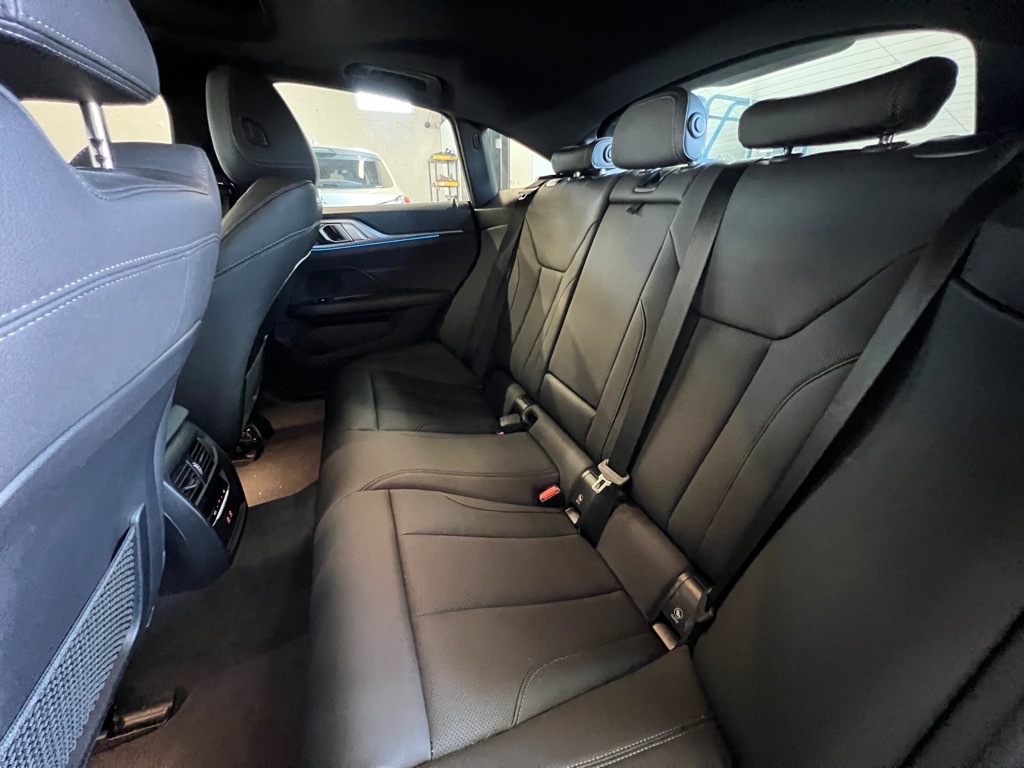 Vehicle image 19 of 25