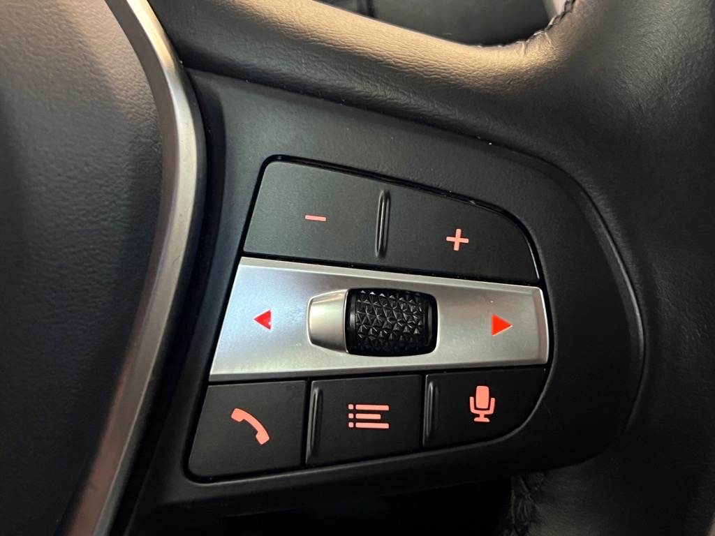 Vehicle image 11 of 25