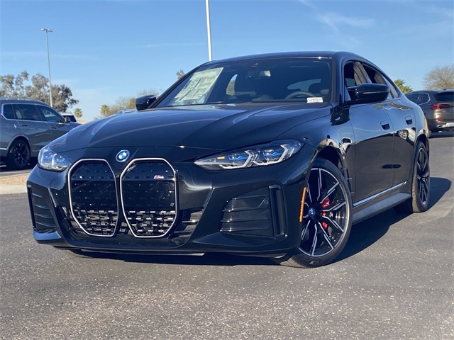 Vehicle image 4 of 24