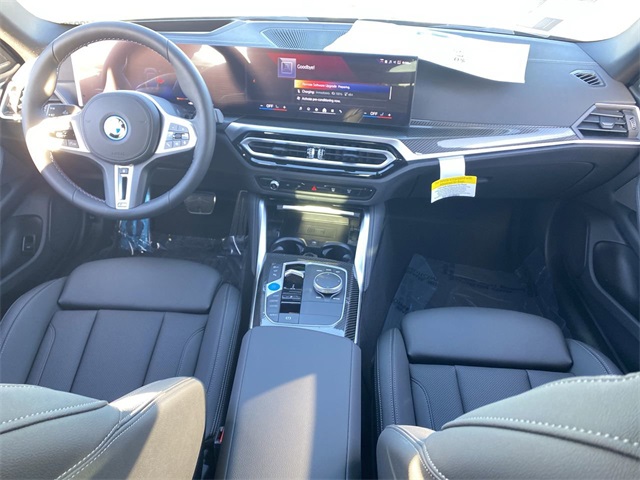 Vehicle image 16 of 24