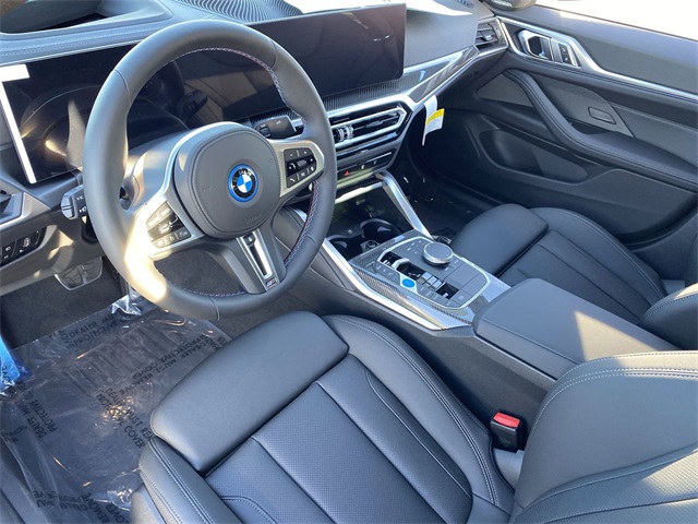 Vehicle image 19 of 24