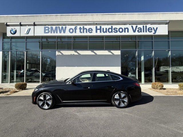 Vehicle image 8 of 15