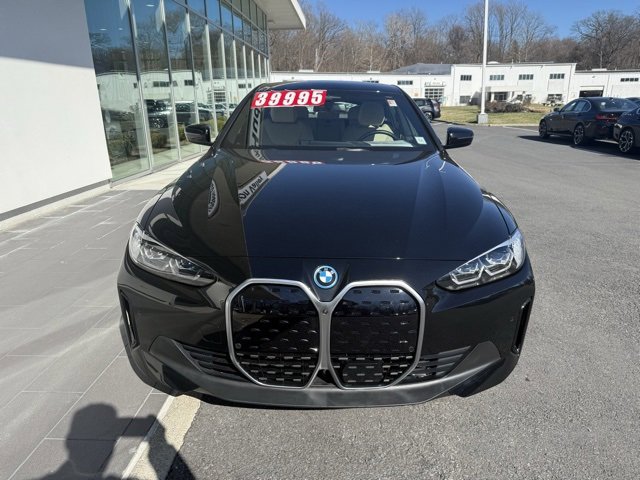 Vehicle image 9 of 15
