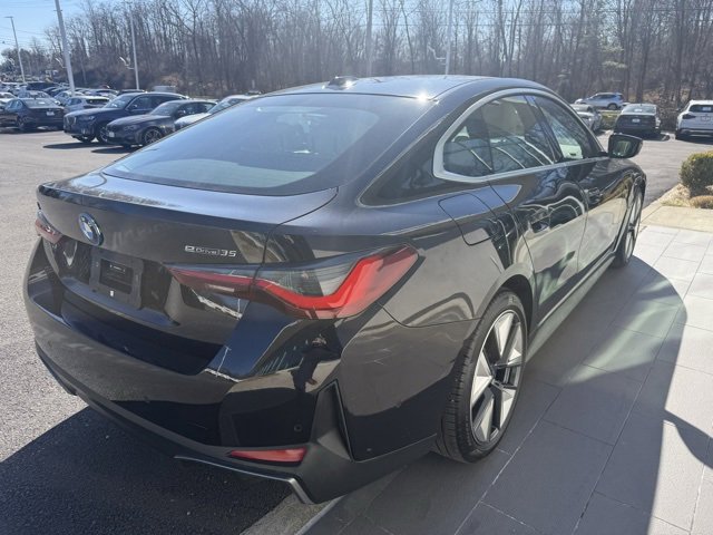 Vehicle image 4 of 15