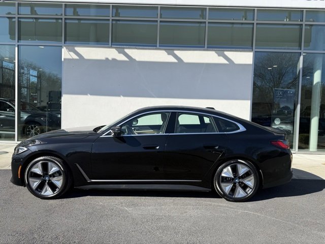 Vehicle image 7 of 15
