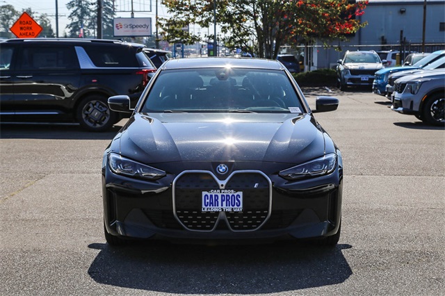 2024 BMW i4 xDrive40 Image 2 of 25