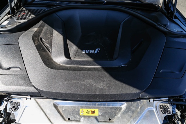 2024 BMW i4 xDrive40 Image 8 of 25