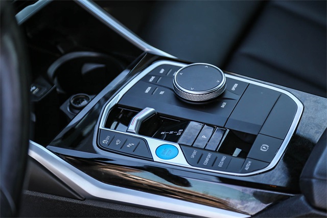 2024 BMW i4 xDrive40 Image 24 of 25