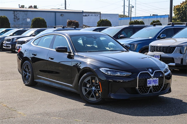 2024 BMW i4 xDrive40 Image 3 of 25