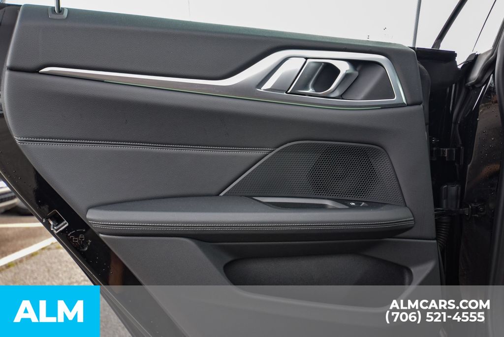Vehicle image 36 of 68