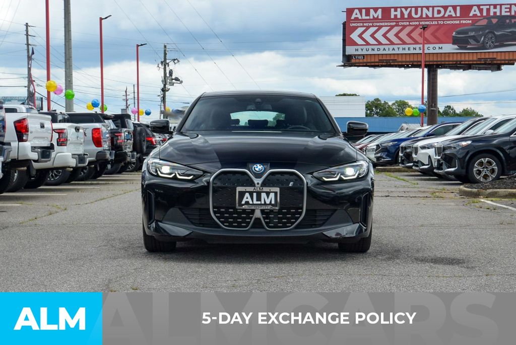 Vehicle image 4 of 68