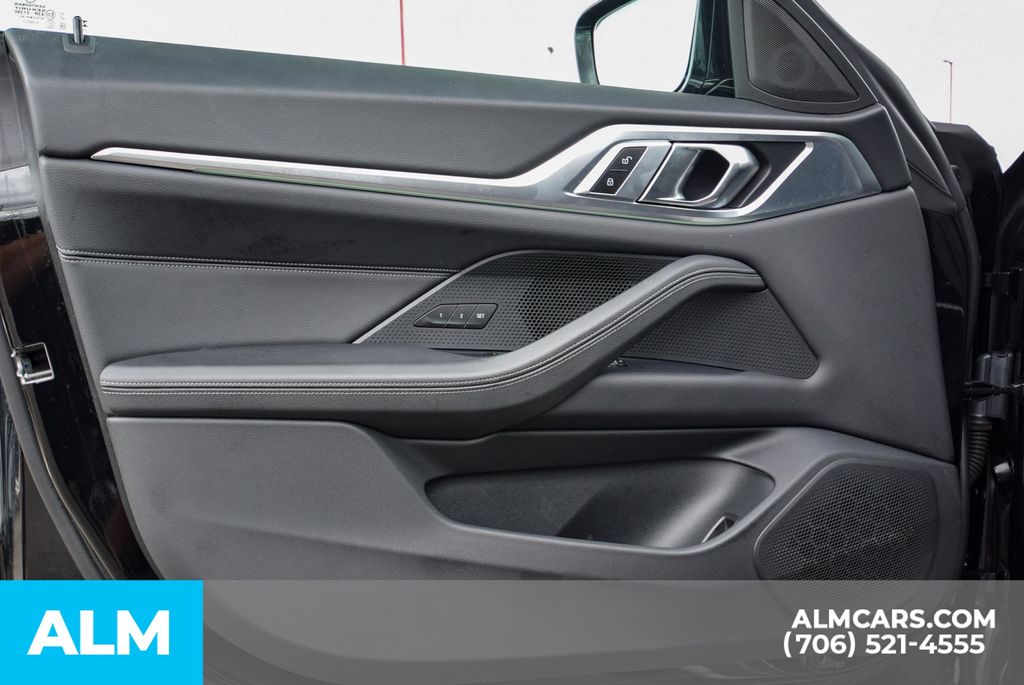 Vehicle image 34 of 68