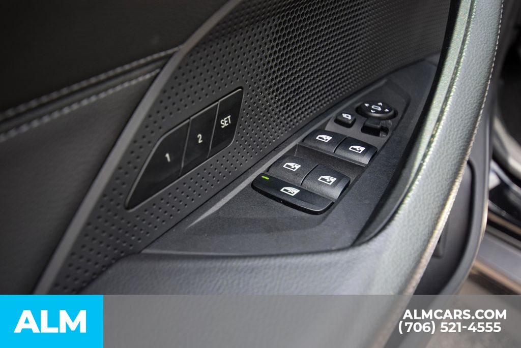 Vehicle image 35 of 68