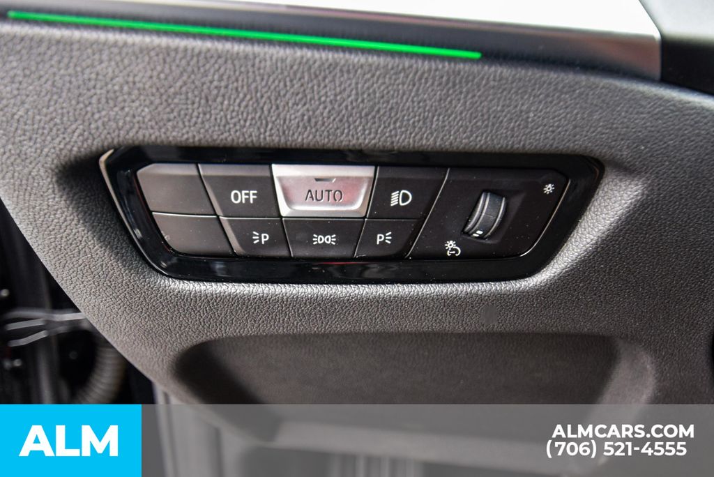 Vehicle image 29 of 68