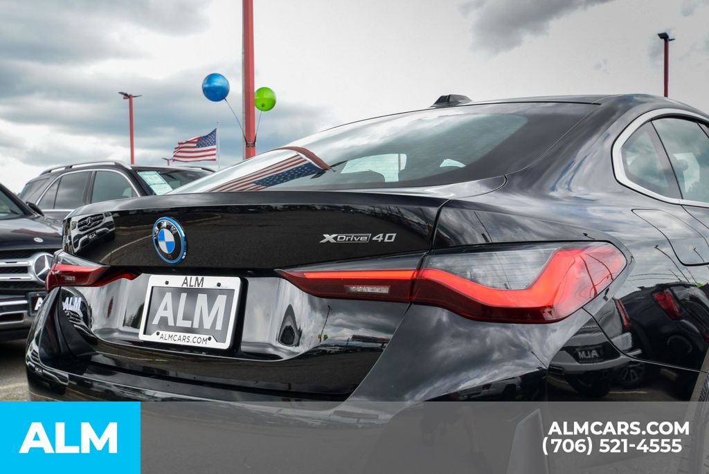 Vehicle image 13 of 68