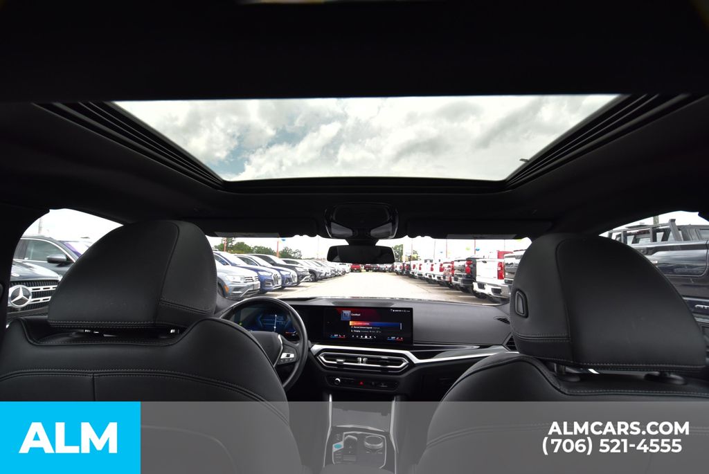 Vehicle image 26 of 68