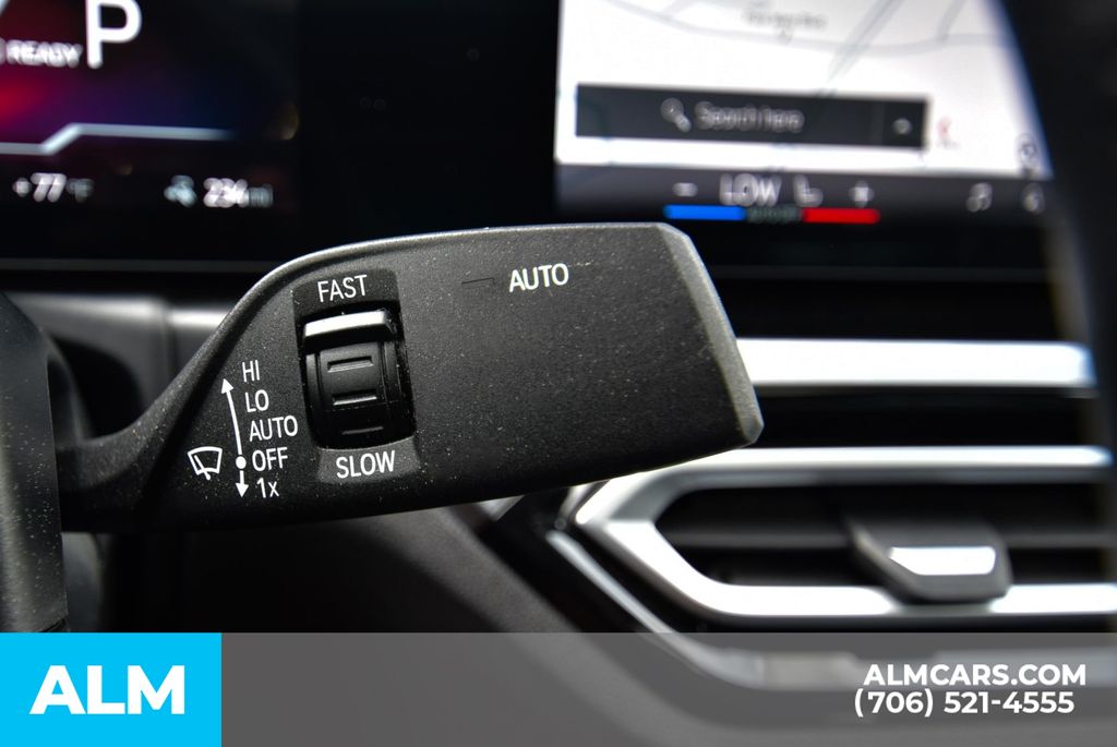 Vehicle image 25 of 68