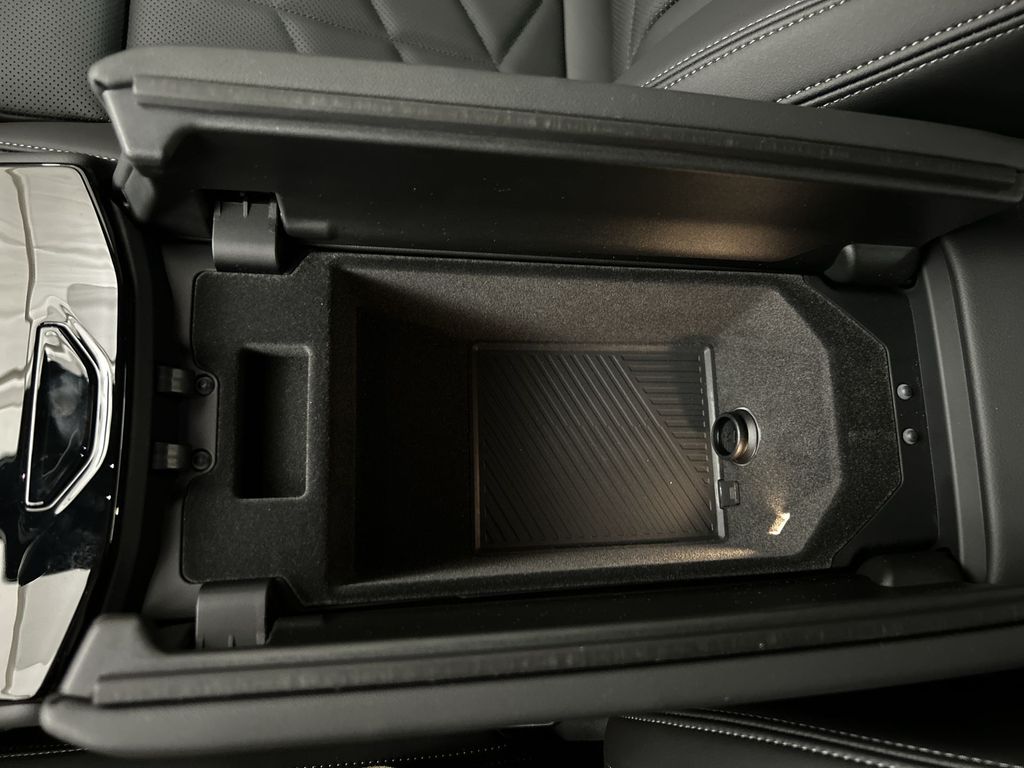 Vehicle image 22 of 29