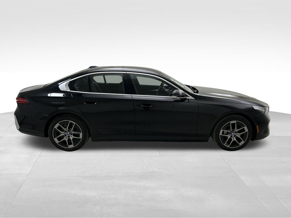 Vehicle image 5 of 29