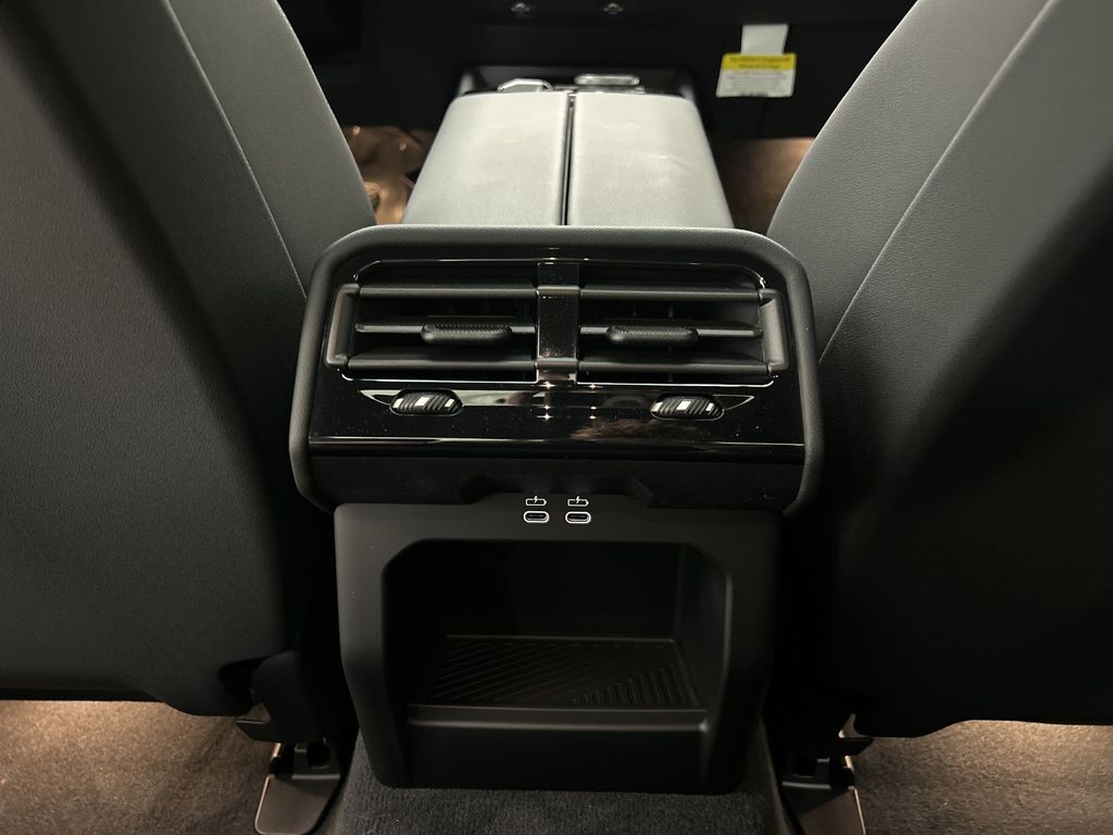 Vehicle image 25 of 29