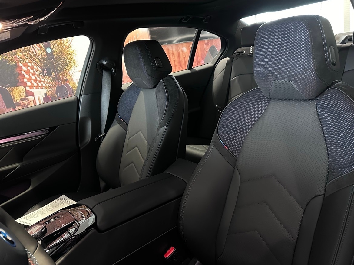 Vehicle image 12 of 38