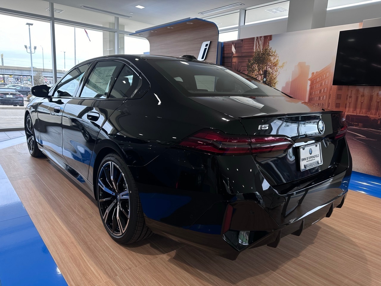 Vehicle image 4 of 38