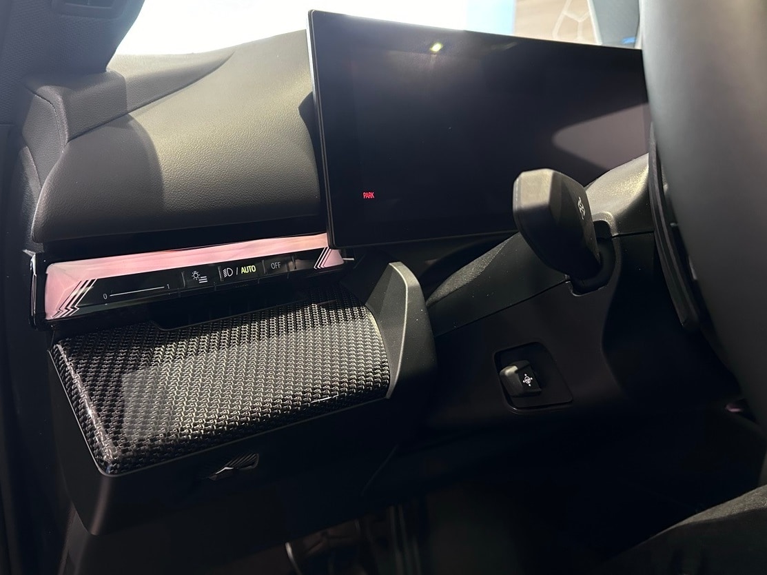 Vehicle image 29 of 38