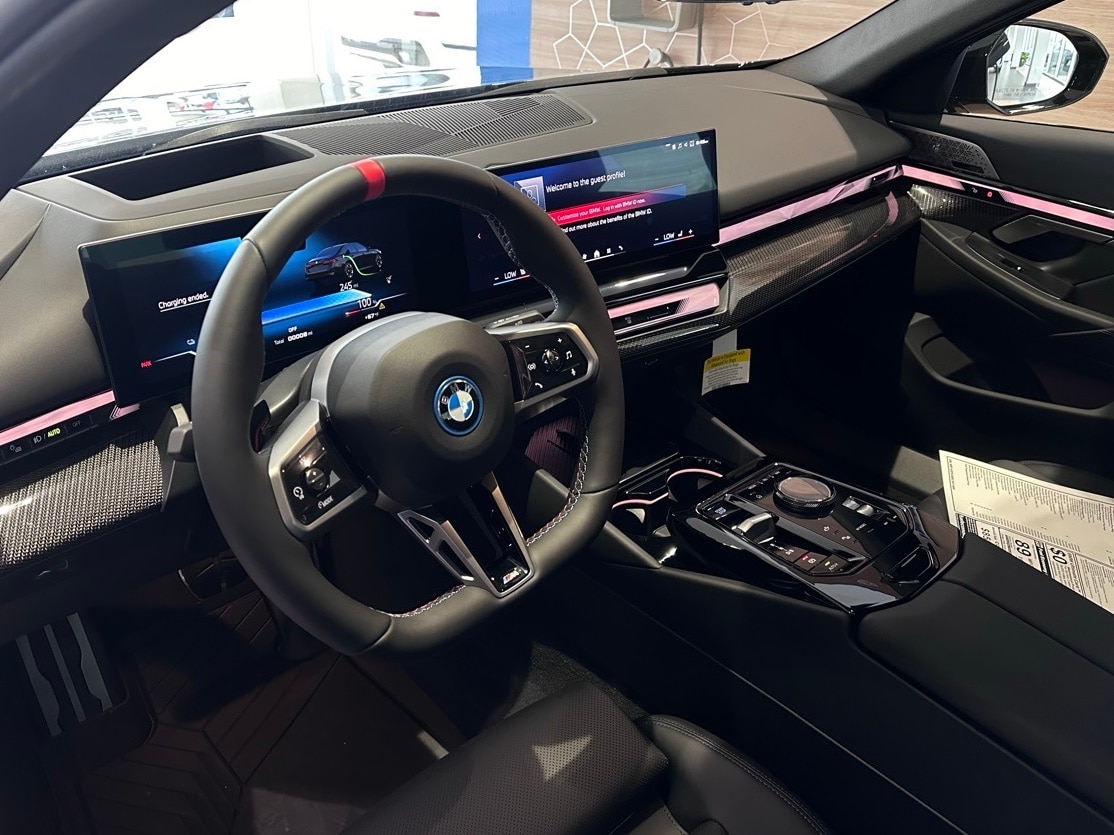 Vehicle image 13 of 38