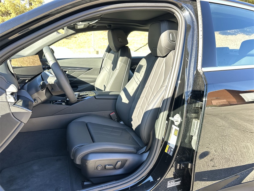 Vehicle image 12 of 29