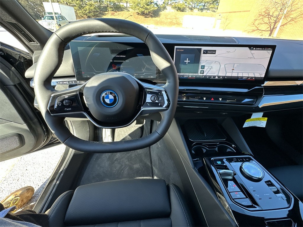 Vehicle image 22 of 29