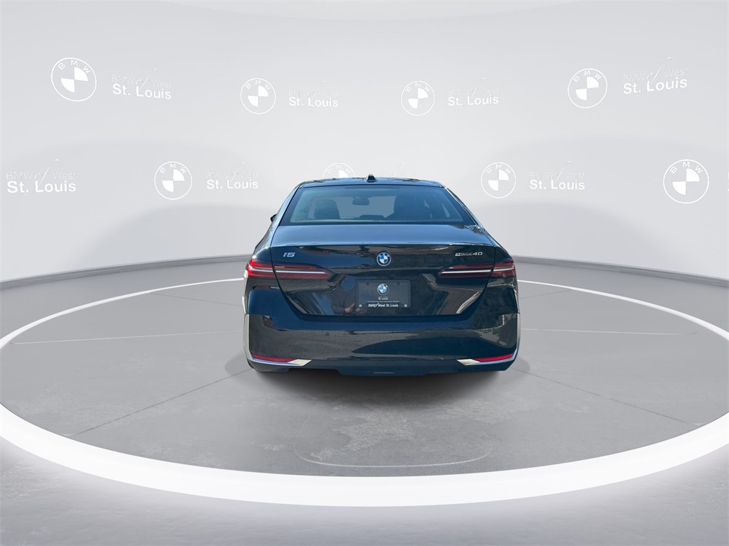 Vehicle image 7 of 29