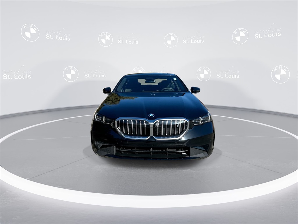 Vehicle image 3 of 29