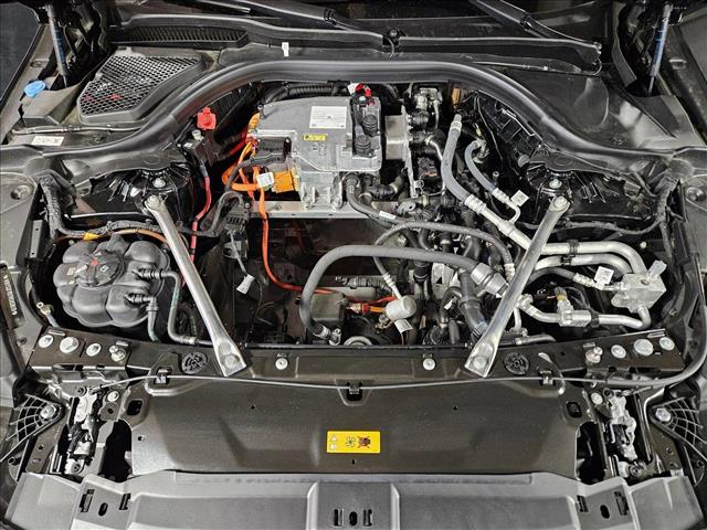Vehicle image 16 of 17