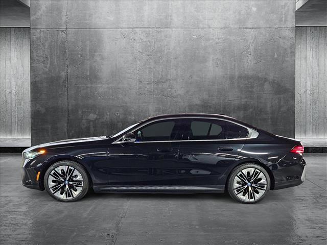 Vehicle image 6 of 17