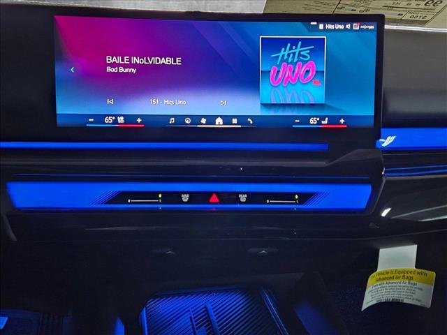 Vehicle image 11 of 17