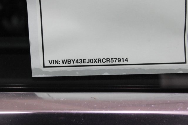 Vehicle image 26 of 33