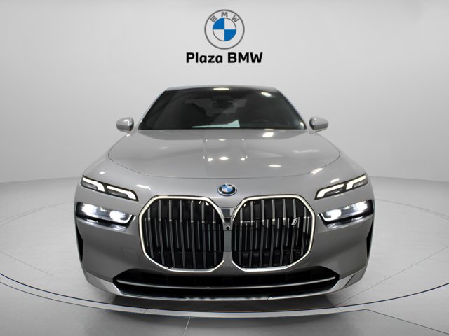 Vehicle image 2 of 33