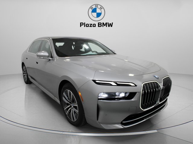 Vehicle image 3 of 33