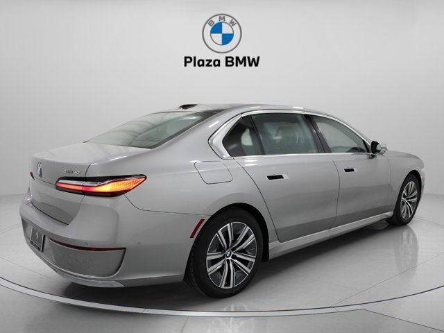 Vehicle image 4 of 33