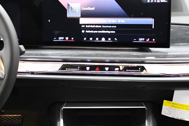 Vehicle image 17 of 33