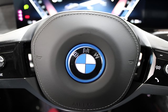 Vehicle image 29 of 33