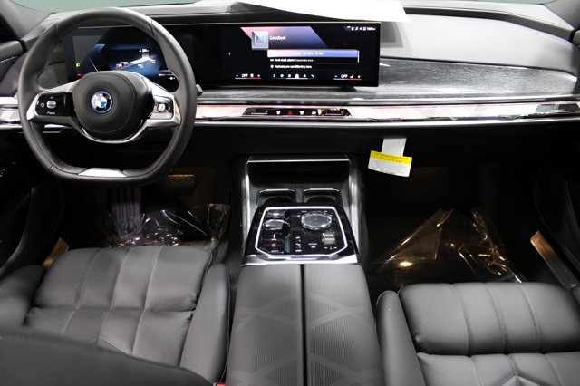 Vehicle image 11 of 33
