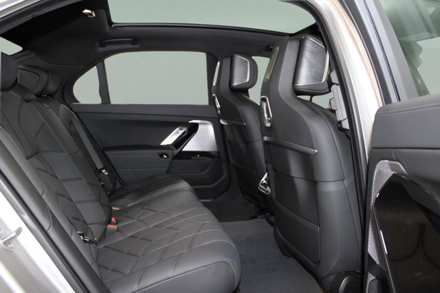 Vehicle image 8 of 33