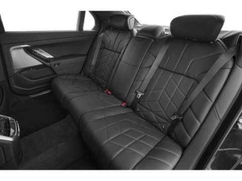 Vehicle image 15 of 18