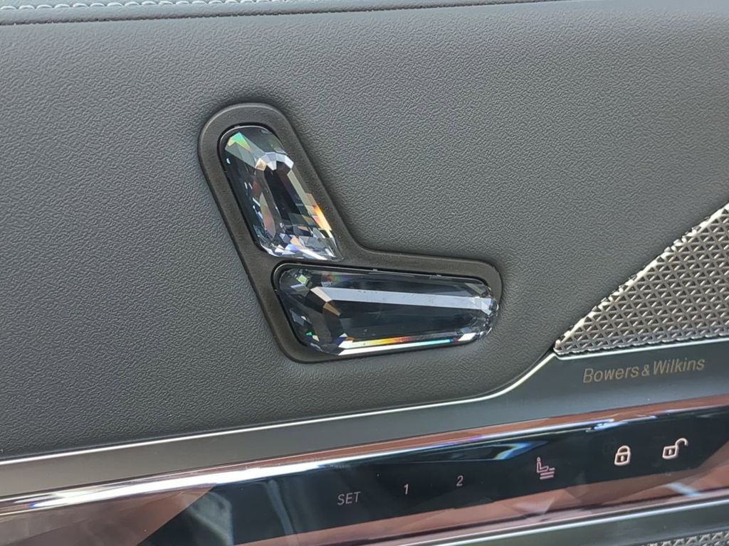 2024 BMW i7 xDrive60 Image 29 of 30