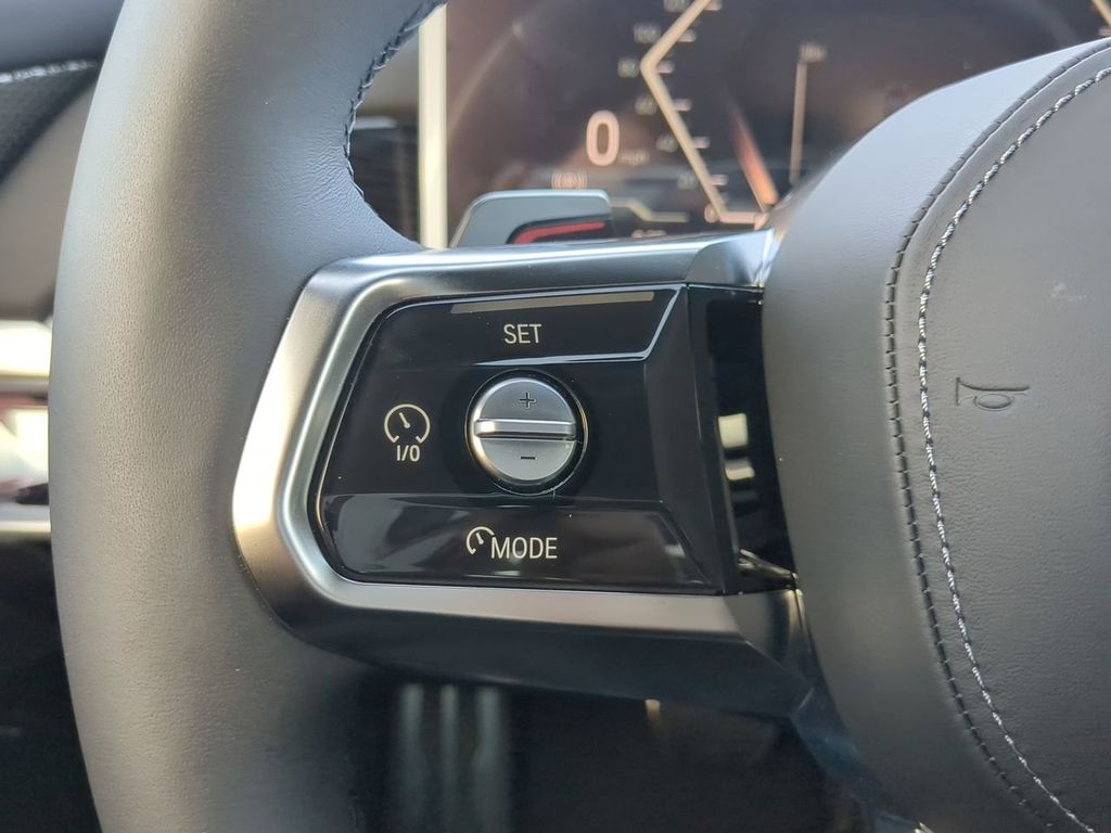 2024 BMW i7 xDrive60 Image 24 of 30