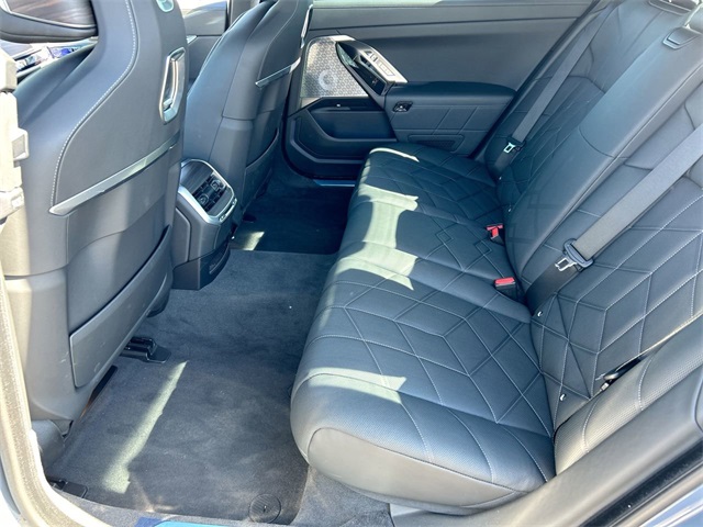 Vehicle image 18 of 34